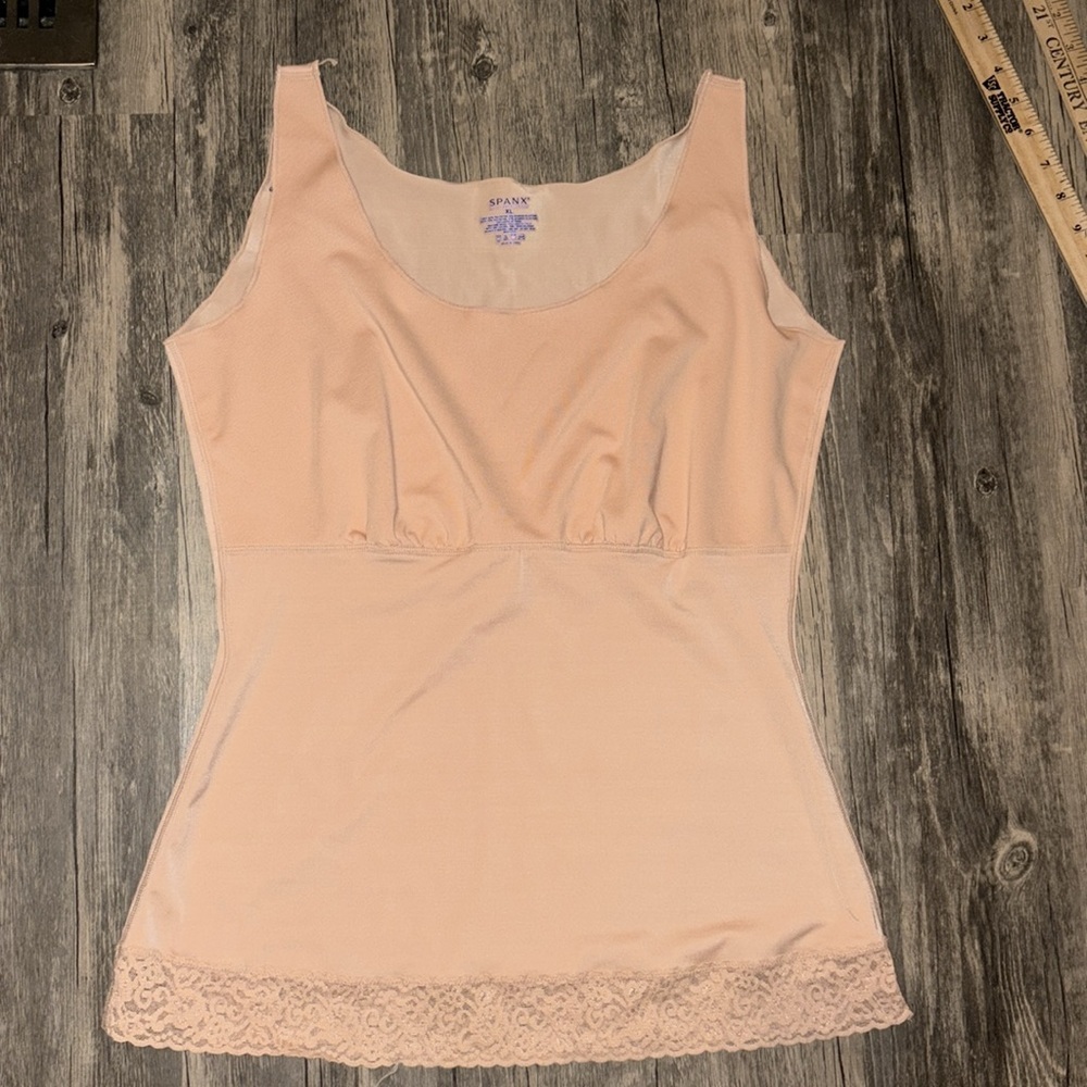 Spanx Cream Lace Hem Slimming Tank Top Size XL - Picture 2 of 5